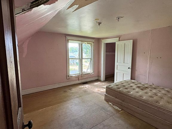 4th image of 209 Hamilton Ave