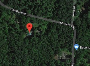 2095 Old Woods Rd, Green Lane, PA 18054