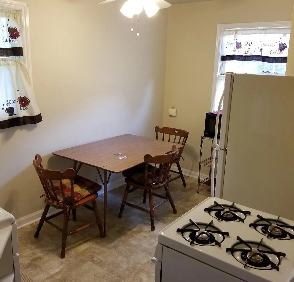 2 bed, 900 sqft, $1,500 — Photo 3
