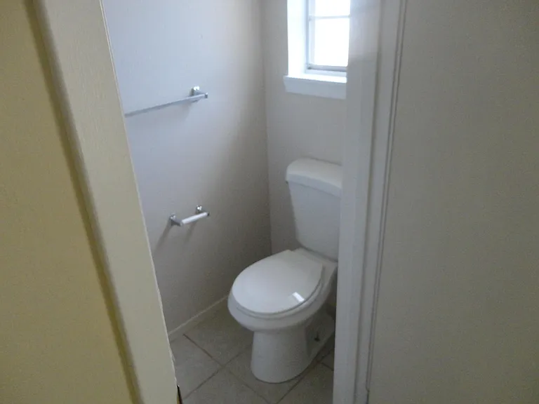 1/2 bath off master bedroom