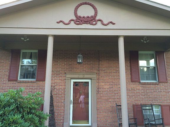 3rd image of 219 Millstone Dr
