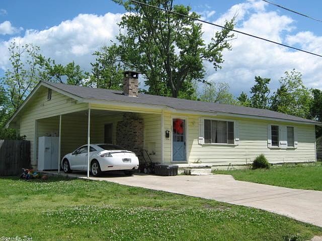 1st image of 905 Marion Ave
