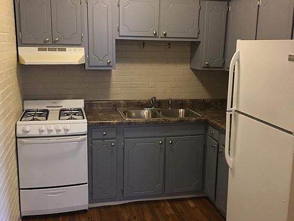 2nd image of 1204 E Washington St APT 2E
