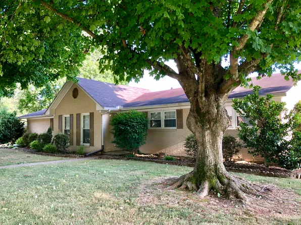 709 1st St, Lawrenceburg, TN 38464