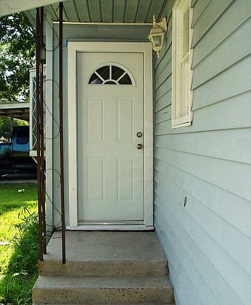 3rd image of 1409 E Mimosa Ave