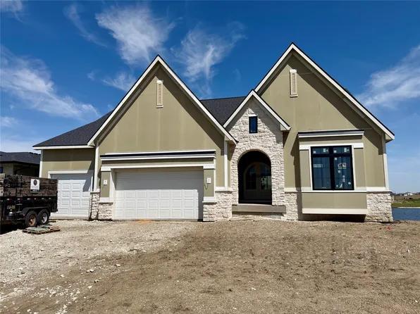 17815 Goodman Dr, Urbandale, IA 50323