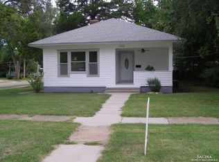 516 E 2nd St, Ellsworth, KS 67439