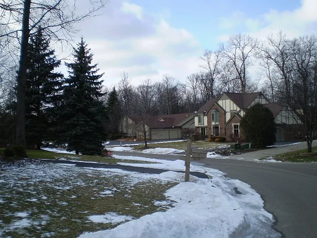 6132 Pickwood Dr photo 1