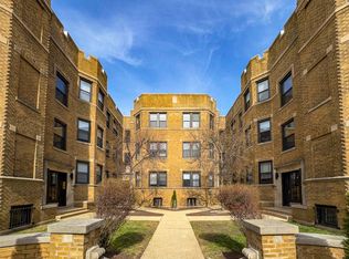 626 W Stratford Pl #EA8, Chicago, IL 60657