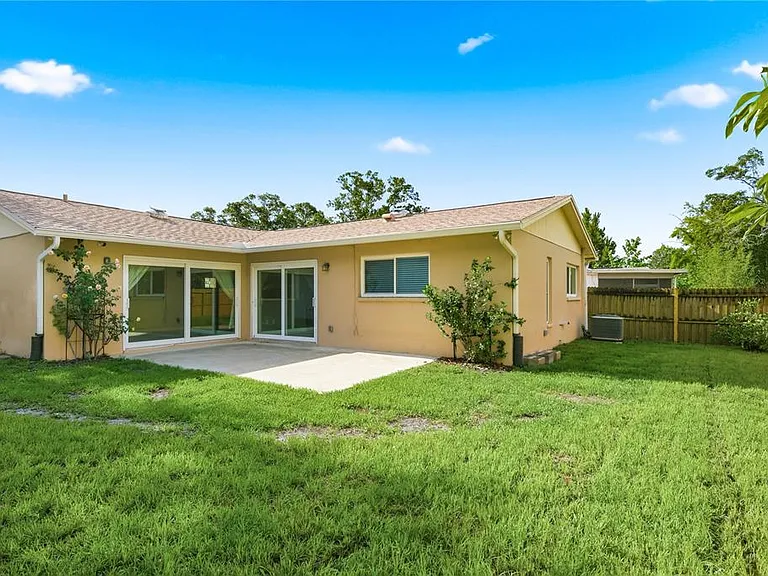 2914 Cypress Green Dr — Photo 30