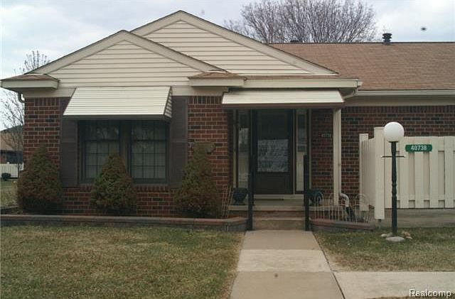 1st image of 40738 Newport Dr