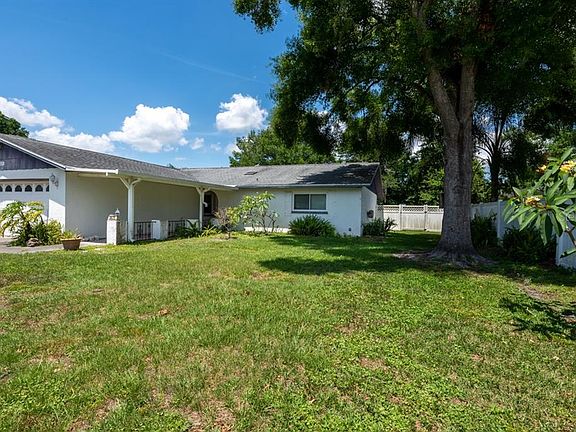 3rd image of 3625 Lake Joyce Dr