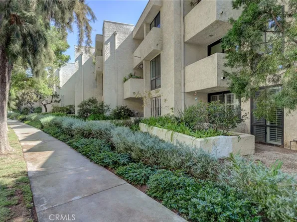 8400 De Longpre Ave APT 205, West Hollywood, CA 90069