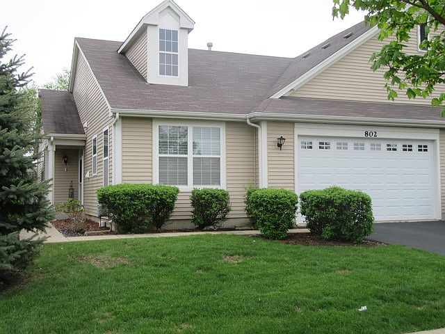 1st image of 802 Bellevue Cir