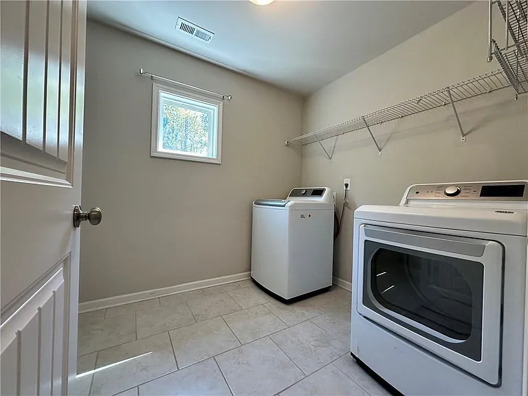 3253 Cavendish Ct — Photo 32