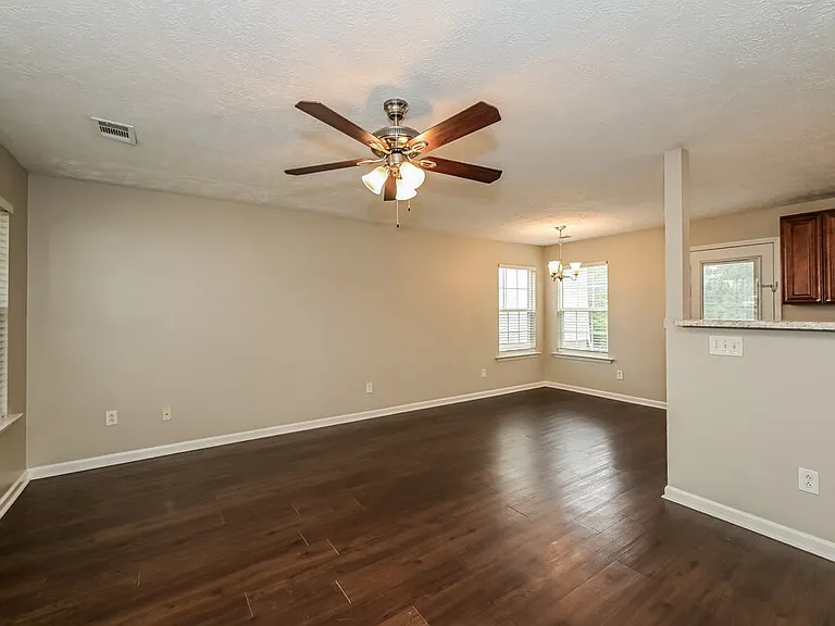 1065 Tammy Sue Ln — Photo 4