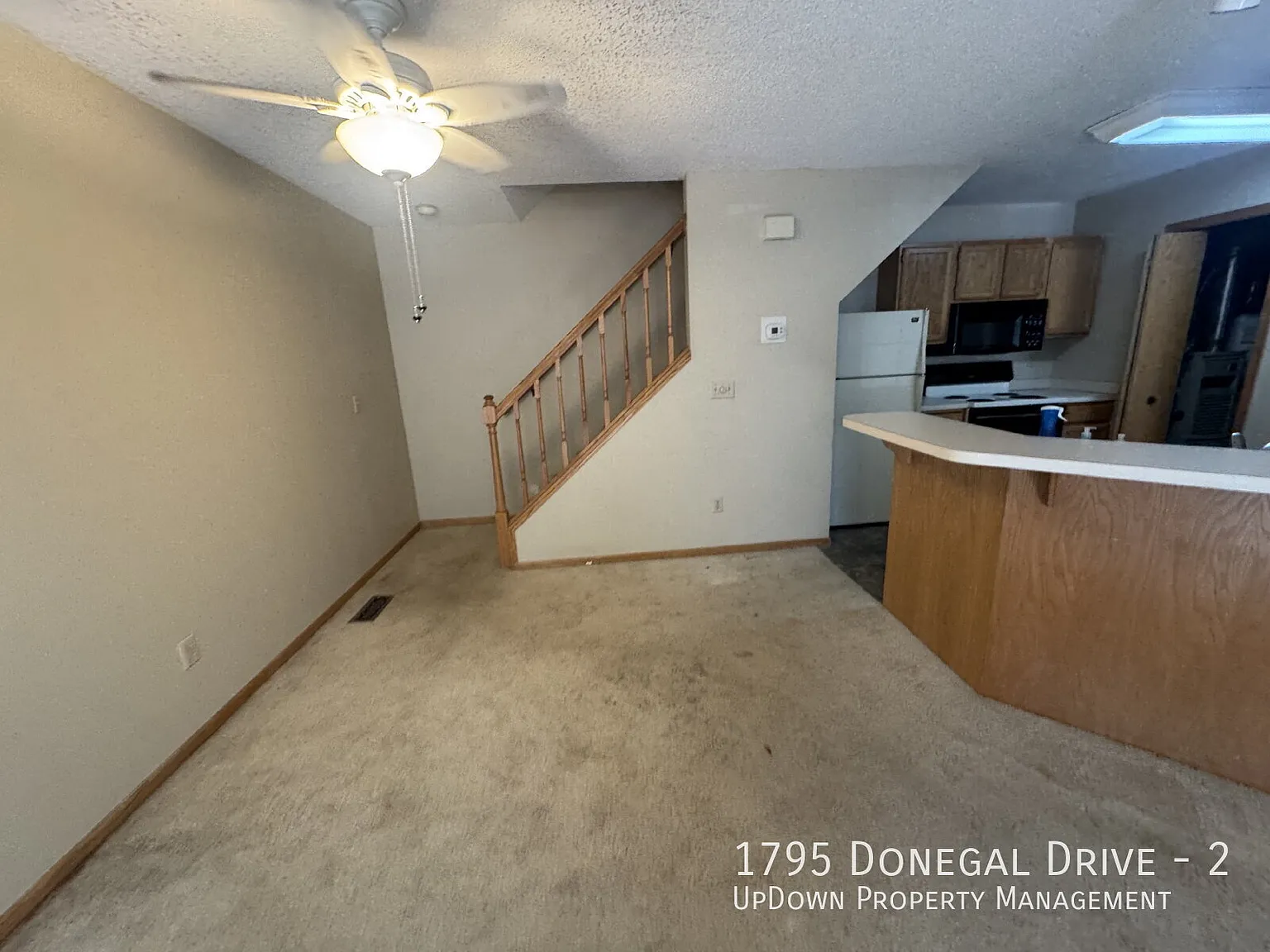 Charming 2-Bed Townhouse Retreat in Woodbury Spacious 1080 Sq Ft with 1 Bath. — Photo 4