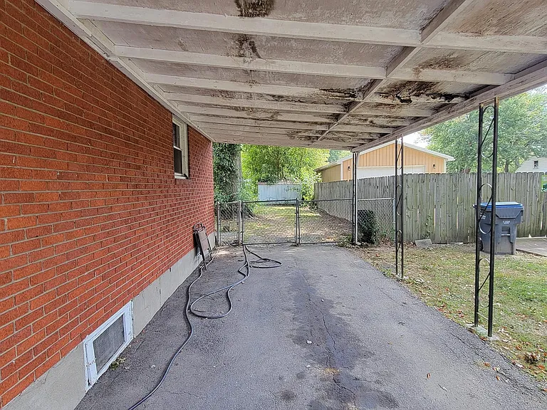 6004 Noah Dr — Photo 3