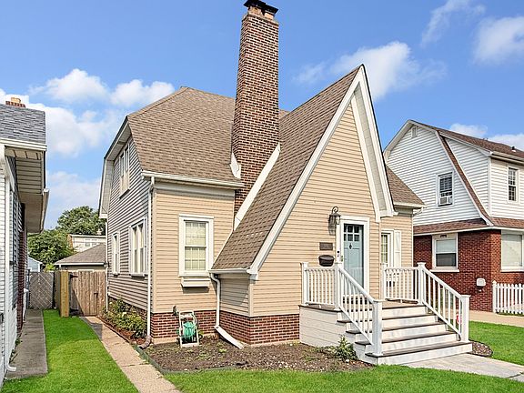 3rd image of 1342 Lake Ave