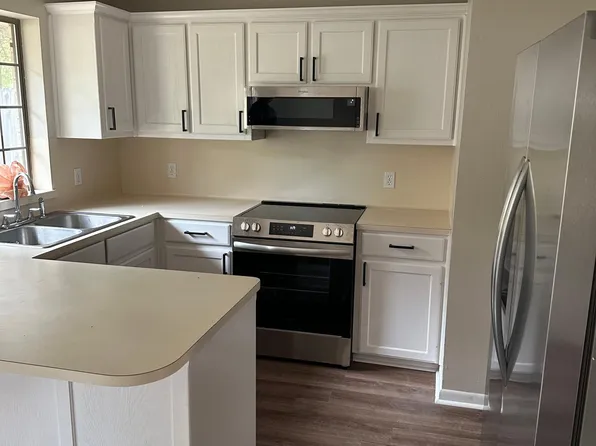 810 N Bradford St, Gilmer, TX 75644