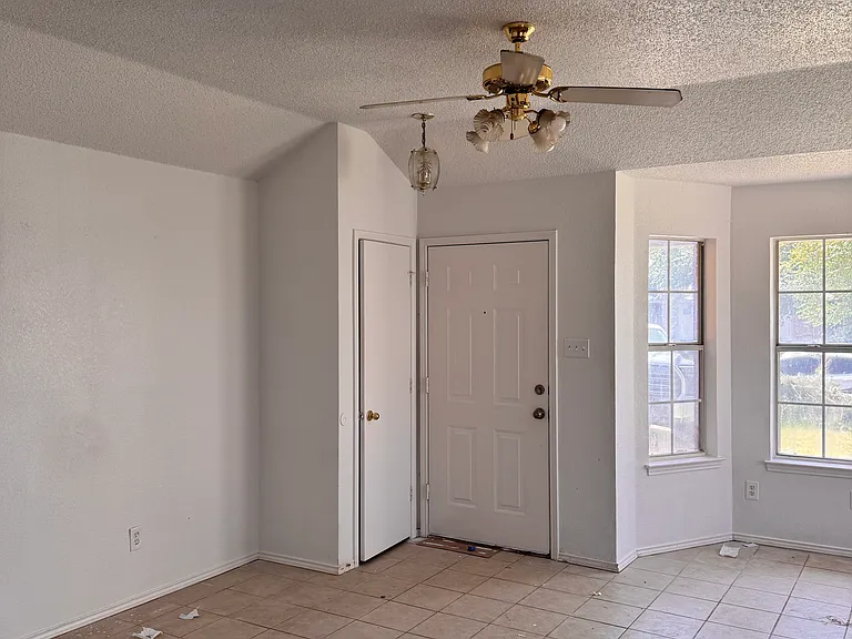 3752 Brett Dr — Photo 7