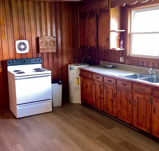 109 Thompson St — Photo 32