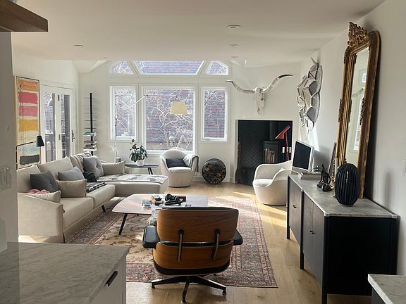 Main level - living room