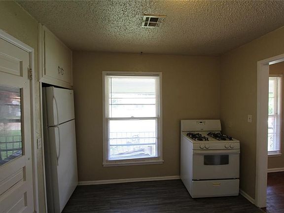 3rd image of 3912 SE 26th St