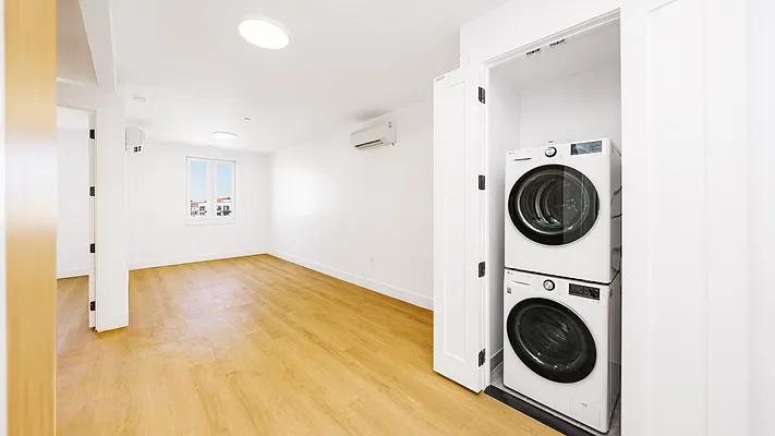 Rented by Nooklyn NYC LLC | media 16