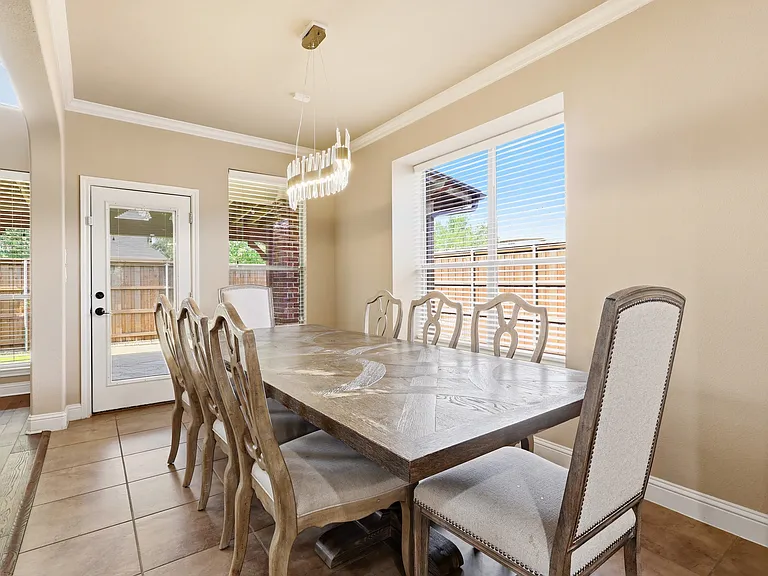627 Seymour Dr — Photo 17