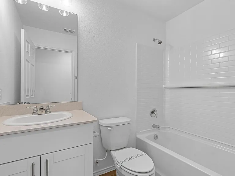 4433 Benham Dr — Photo 9
