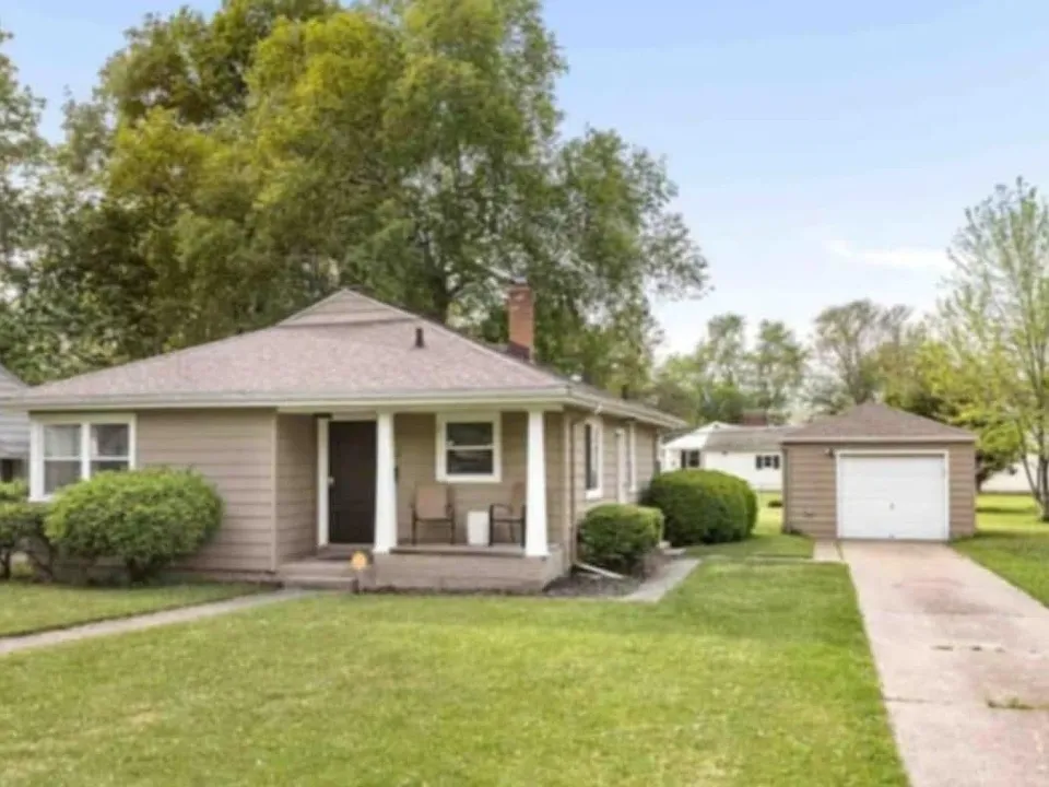 1717 Rockne Dr