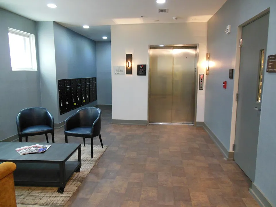 Hallway/Mail Room