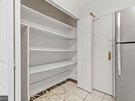 4th image of 3705 S George Mason Dr APT 502S
