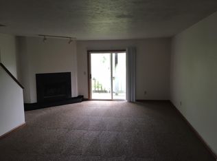 1414 Bear Creek Ln, Erie, PA 16509