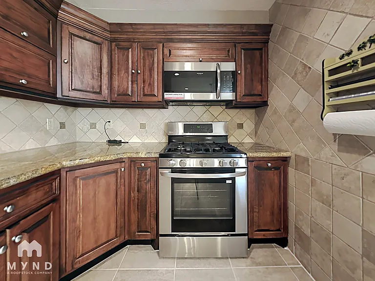 3219 Glen Spring Dr — Photo 4