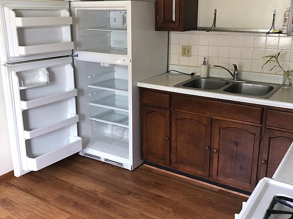 2nd image of 1212 Lexington Way APT 4