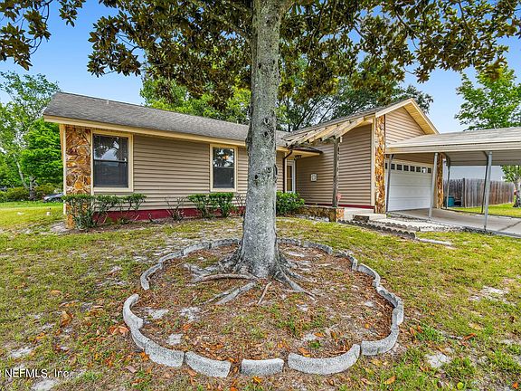 5th image of 8167 Sable Woods Dr N