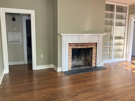 3rd image of 1739 Devine St