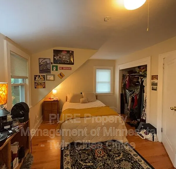 237 Cedar Lake Rd N #2 — Photo 11