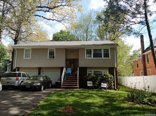 131 Manhattan Ave, Teaneck, NJ 07666