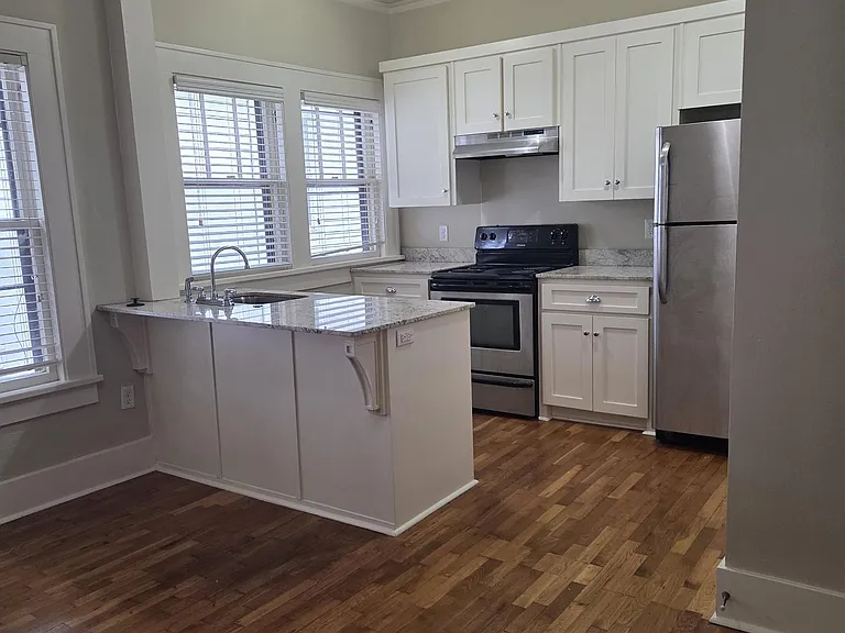 523 Orange St — Photo 3