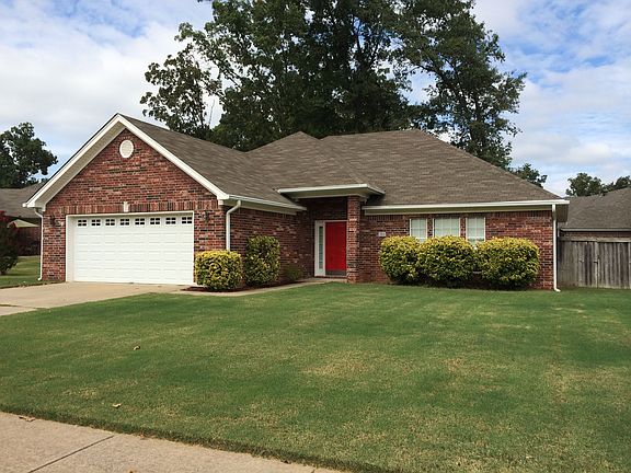 3rd image of 723 Lake Tree Ln