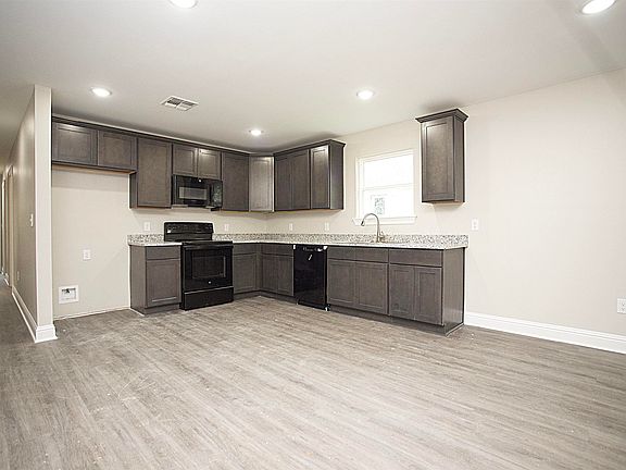 3rd image of 608 Nichols Pl