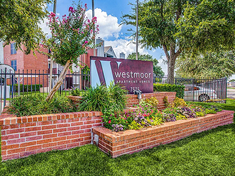 Westmoor Apartment Homes — Photo 80