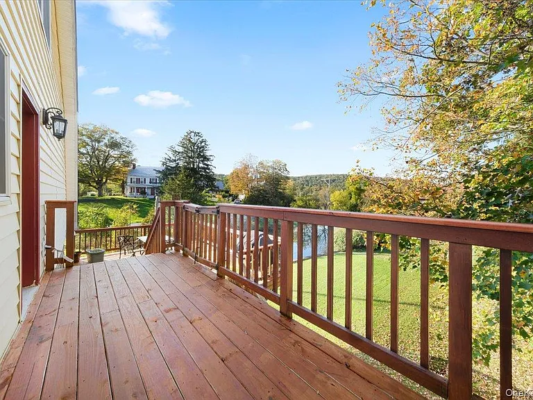 1403 Kings Hwy — Photo 36