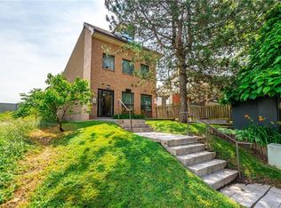 4872 Valley Way #101, Niagara Falls, ON L2E1W3