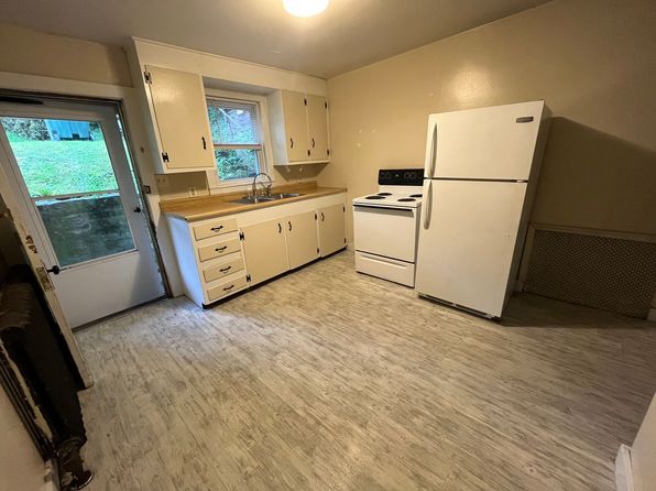 320 Pine St APT 2
