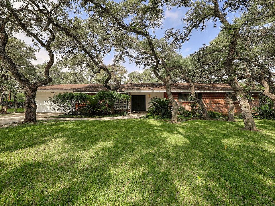 1st image of 103 Wisteria Dr