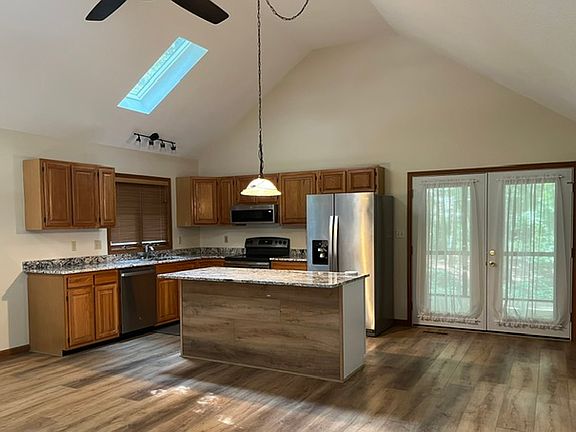 2nd image of 7 Nottingham Ln
